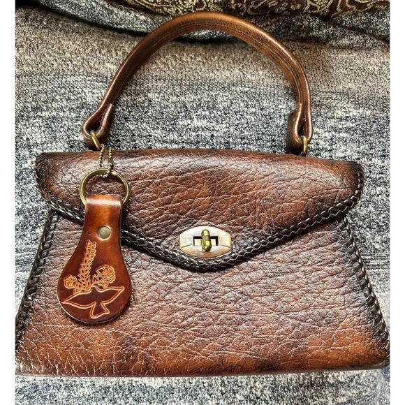Unbranded Handbags - Vintage Leather Box Style Metal Clasp Hand Purse
